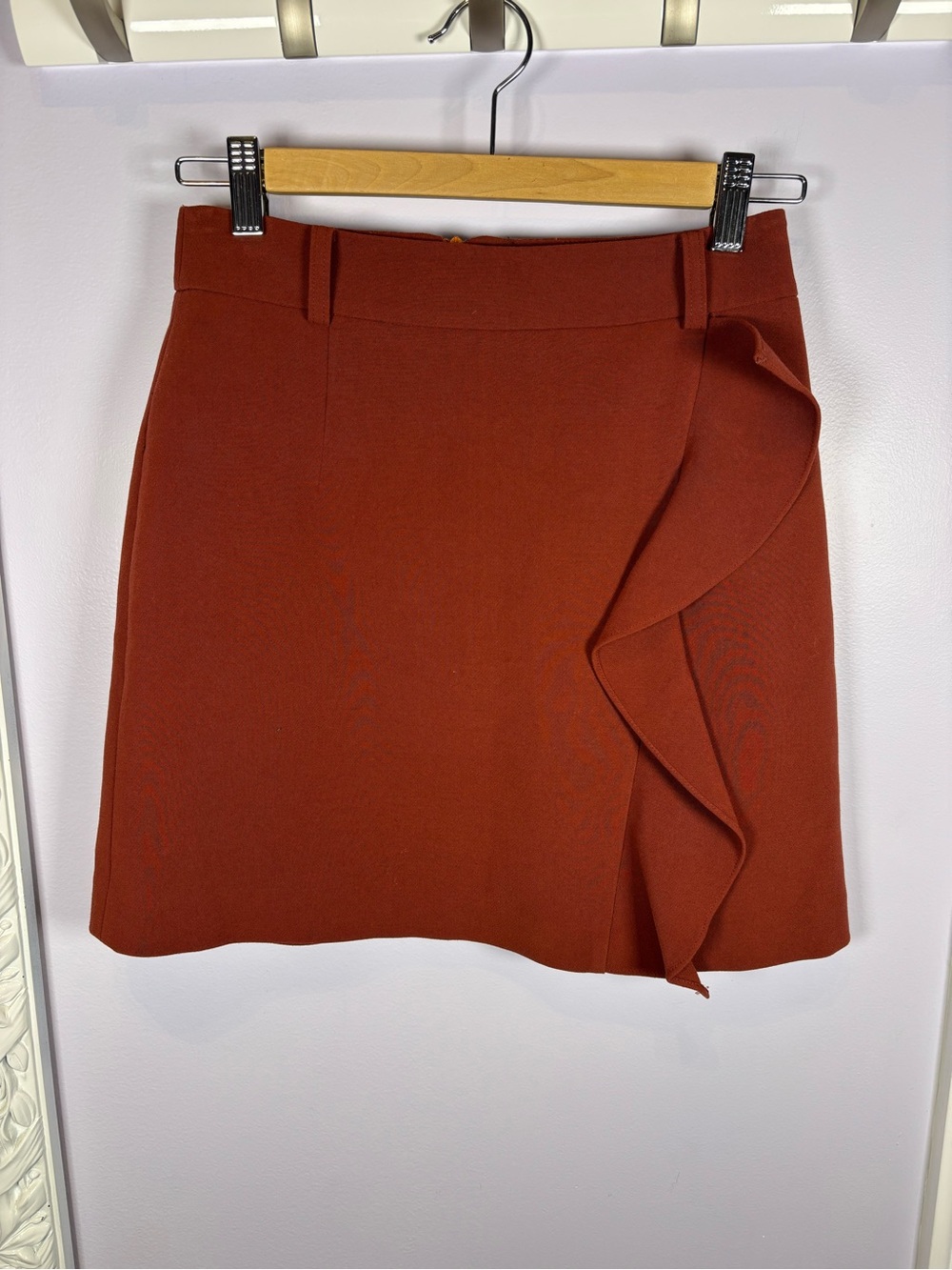 Line Chic Ruffle-Accent Elegant Femimine Mini Skirt in Rust